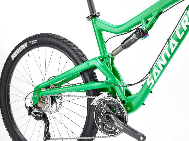 The Bantam's single-pivot design brings the price tag down (relative to Santa Cruz's VPP-based bikes). 